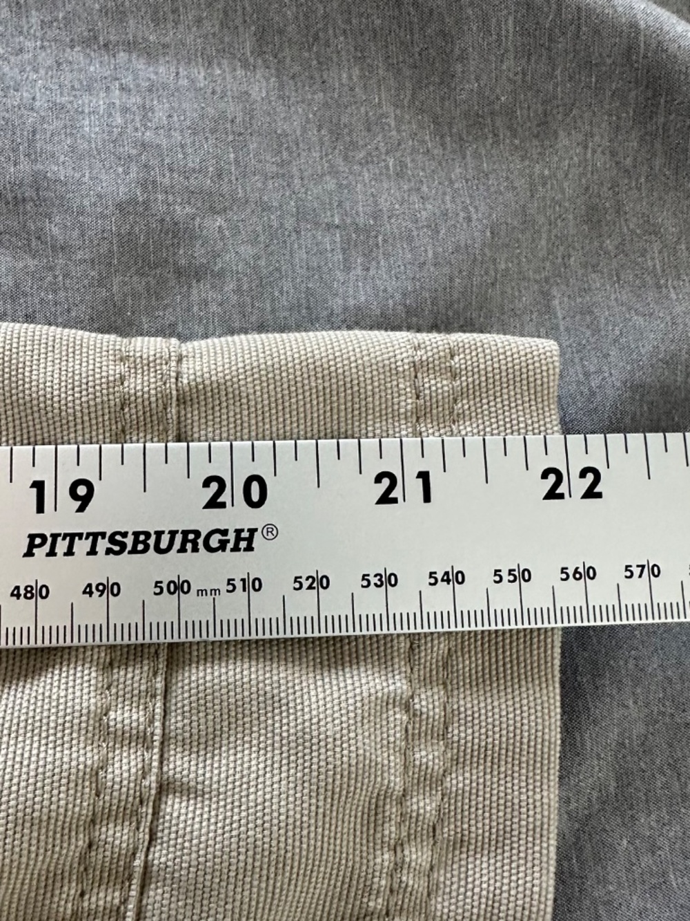 Tommy Bahama Relax Shorts Men’s Size 38 Beige Cargo Pockets Flat Front Outdoor - Picture 8 of 9
